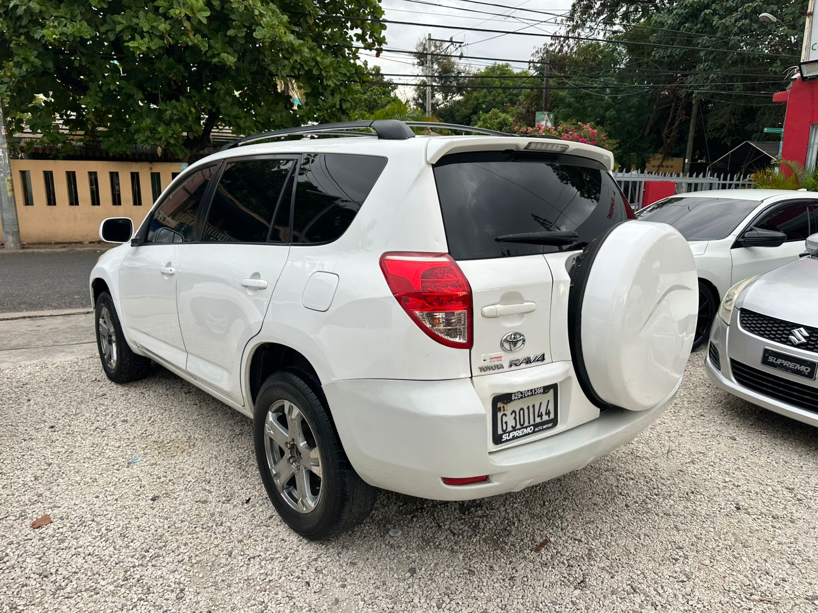 TOYOTA RAV4 LE  Foto 7252228-4.jpg