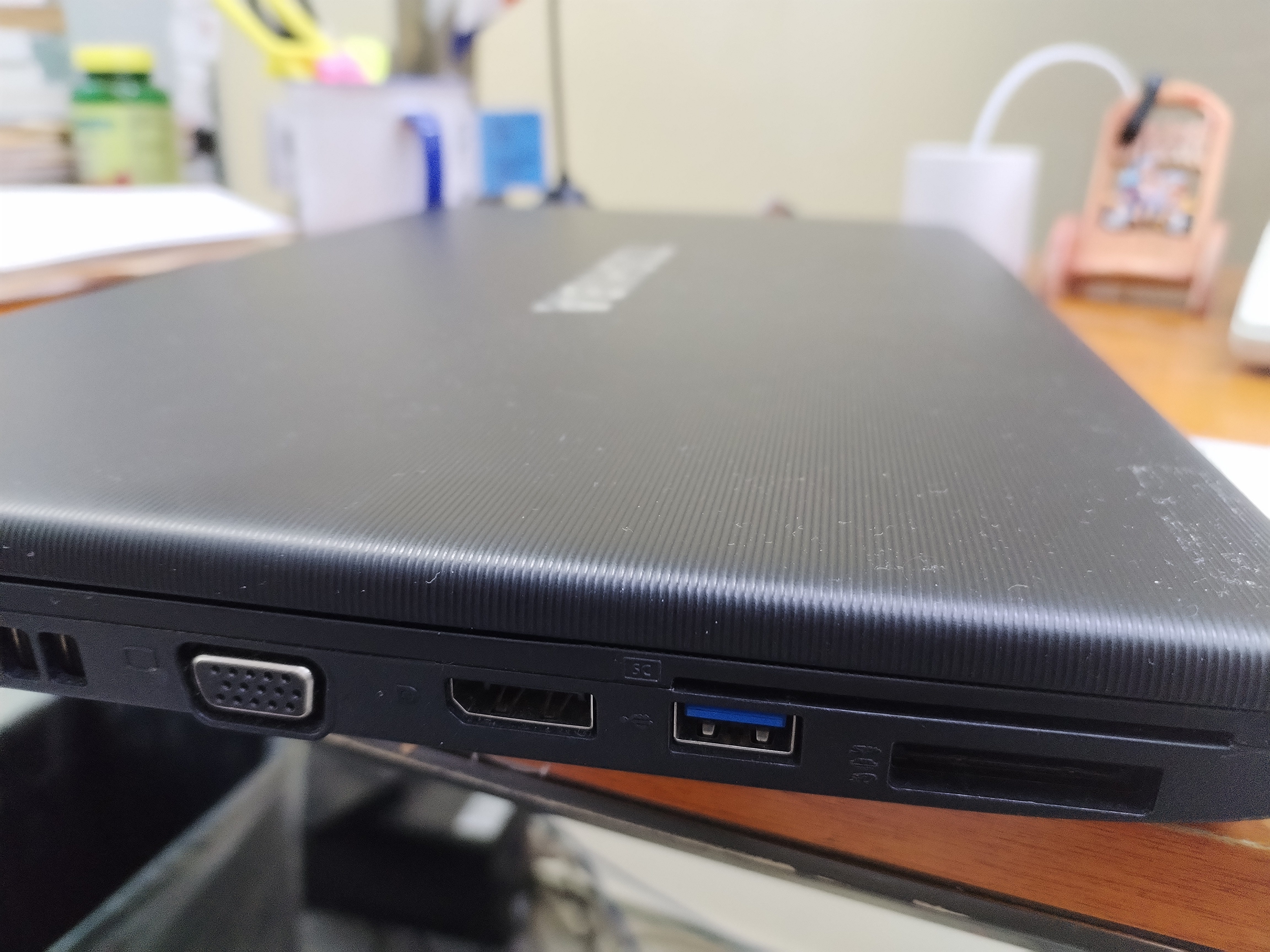 LAPTOD TOSHIBA TEKRA R-950 CORE 5 16 PLGDS. WINDOWS 11 PRO Foto 7252705-4.jpg