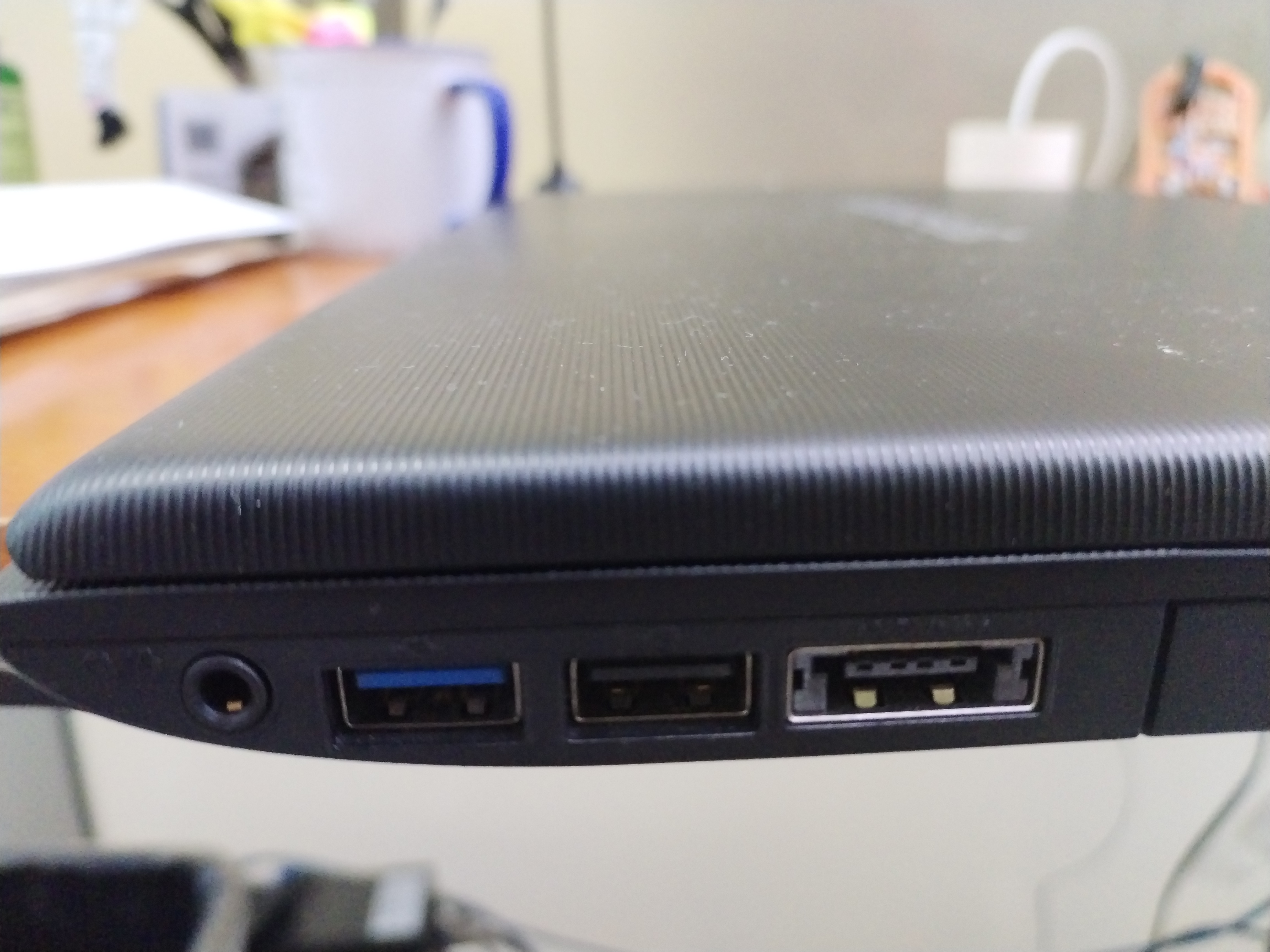 LAPTOD TOSHIBA TEKRA R-950 CORE 5 16 PLGDS. WINDOWS 11 PRO Foto 7252705-5.jpg