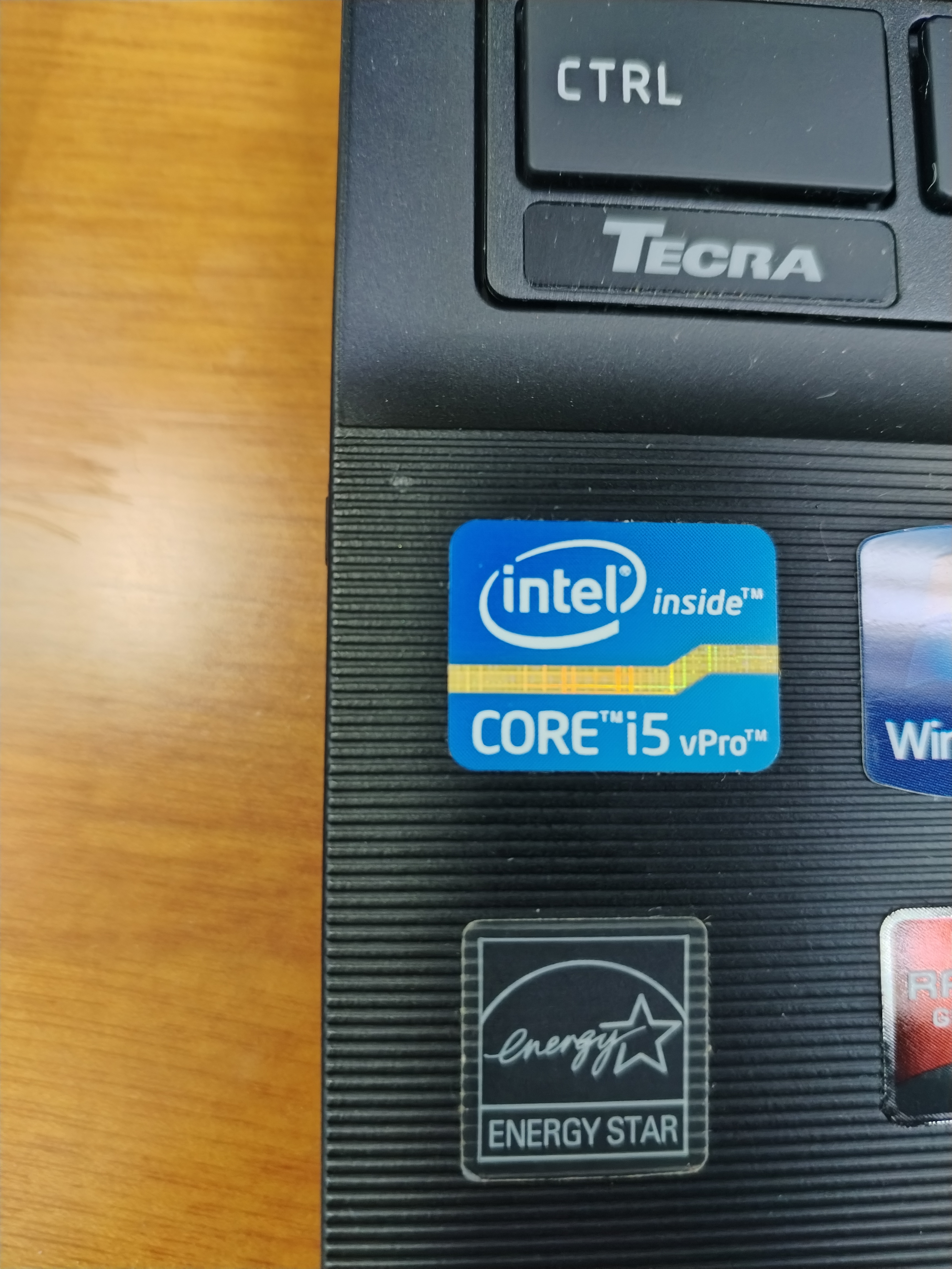 LAPTOD TOSHIBA TEKRA R-950 CORE 5 16 PLGDS. WINDOWS 11 PRO Foto 7252705-8.jpg