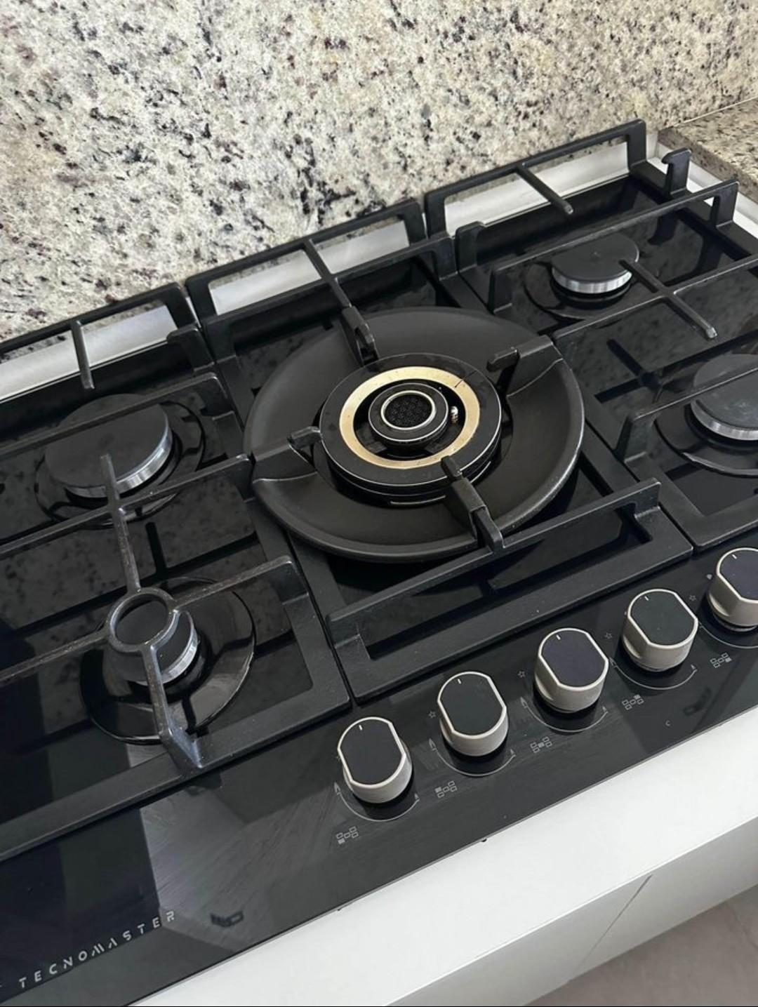 ESTUFA EMPOTRABLE USADA EN MUY BUENAS CONDICIONES CON MUEBLE INTEGRADO Foto 7253032-1.jpg