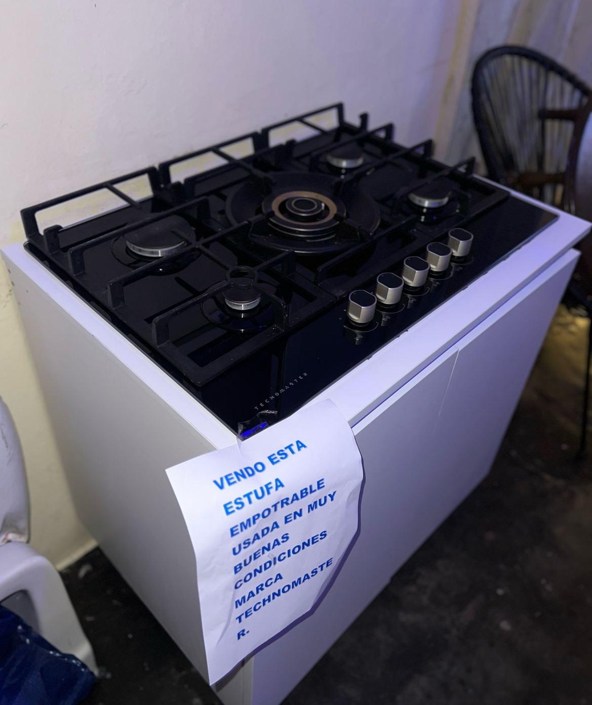 ESTUFA EMPOTRABLE USADA EN MUY BUENAS CONDICIONES CON MUEBLE INTEGRADO Foto 7253032-10.jpg
