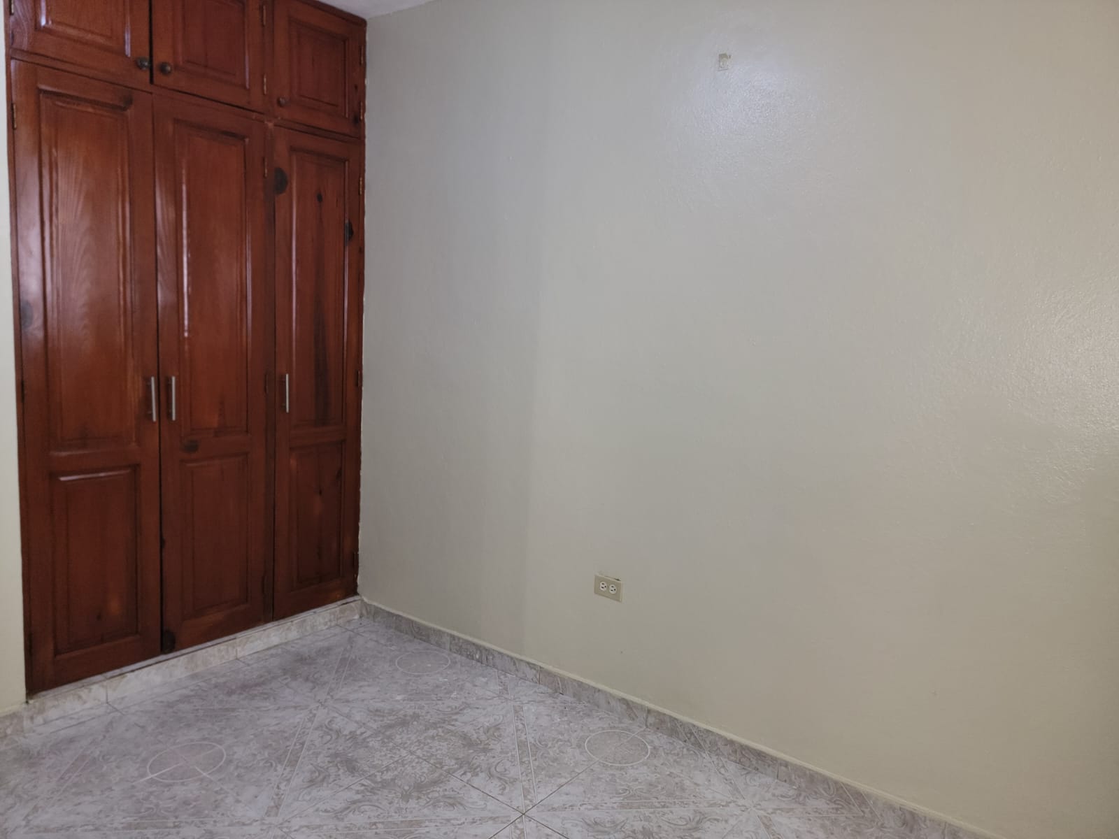 RENTO CASA 2DO PISO DE 2 HABITACIONES MARQUESINA...AUTOPISTA SAN ISIDR Foto 7253073-8.jpg