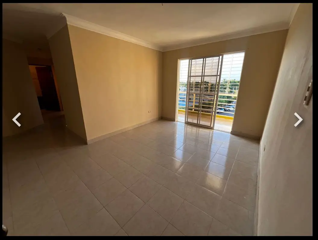 Amplio apartamento a tan solo 200 metros de la Autopista San Isidro y  Foto 7253177-4.jpg