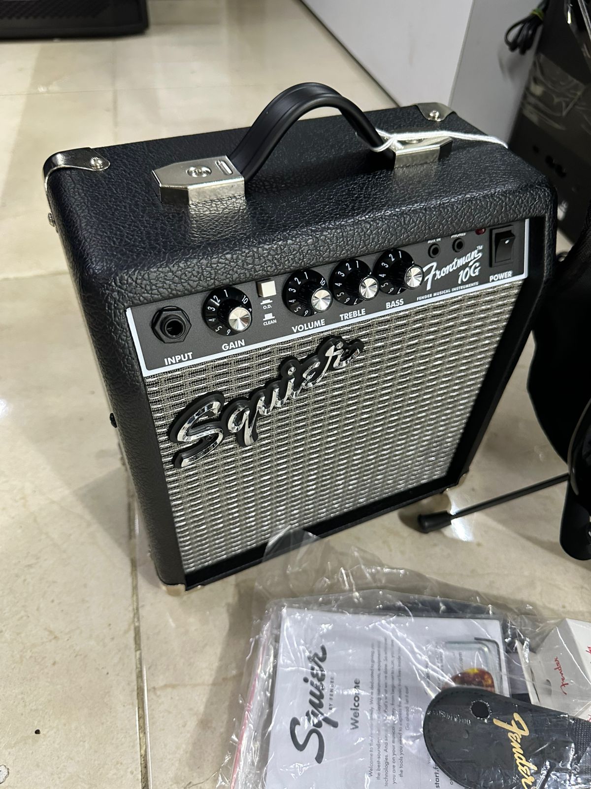 KIT GUITARRA ELECTRICA SQUIER BY FENDER STRATOCASTER Foto 7253278-5.jpg