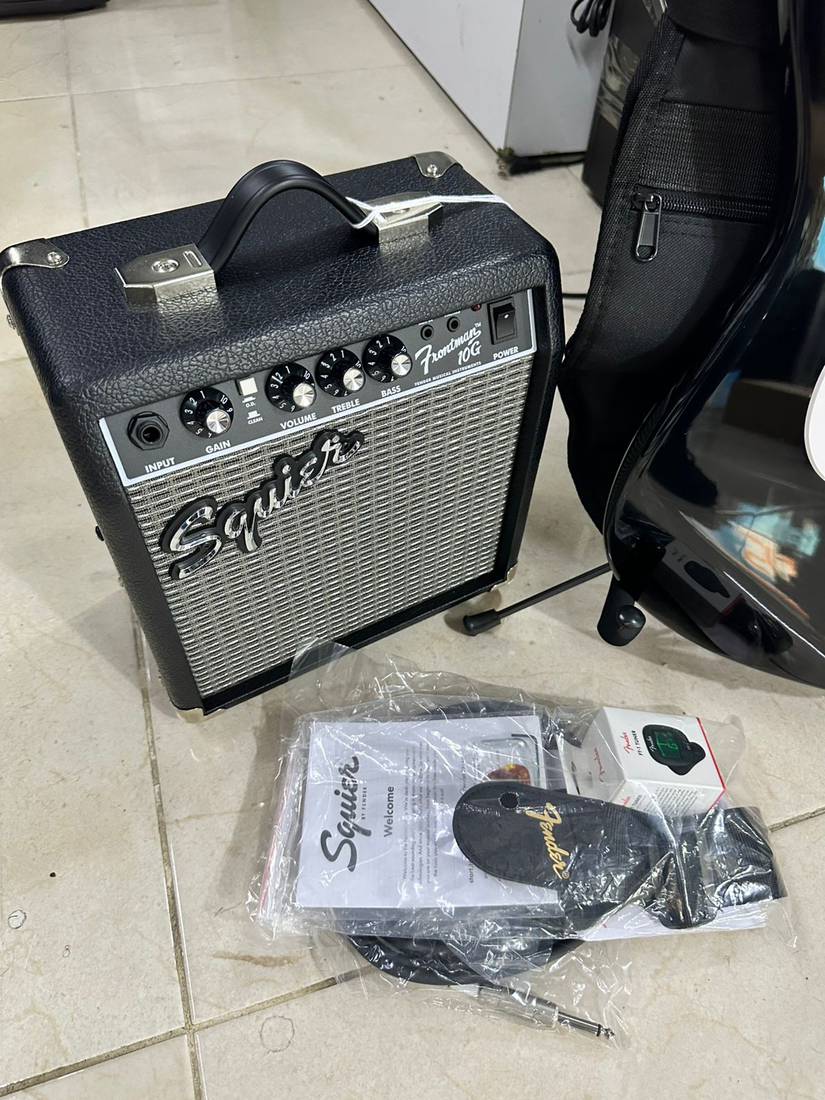 KIT GUITARRA ELECTRICA SQUIER BY FENDER STRATOCASTER Foto 7253278-6.jpg