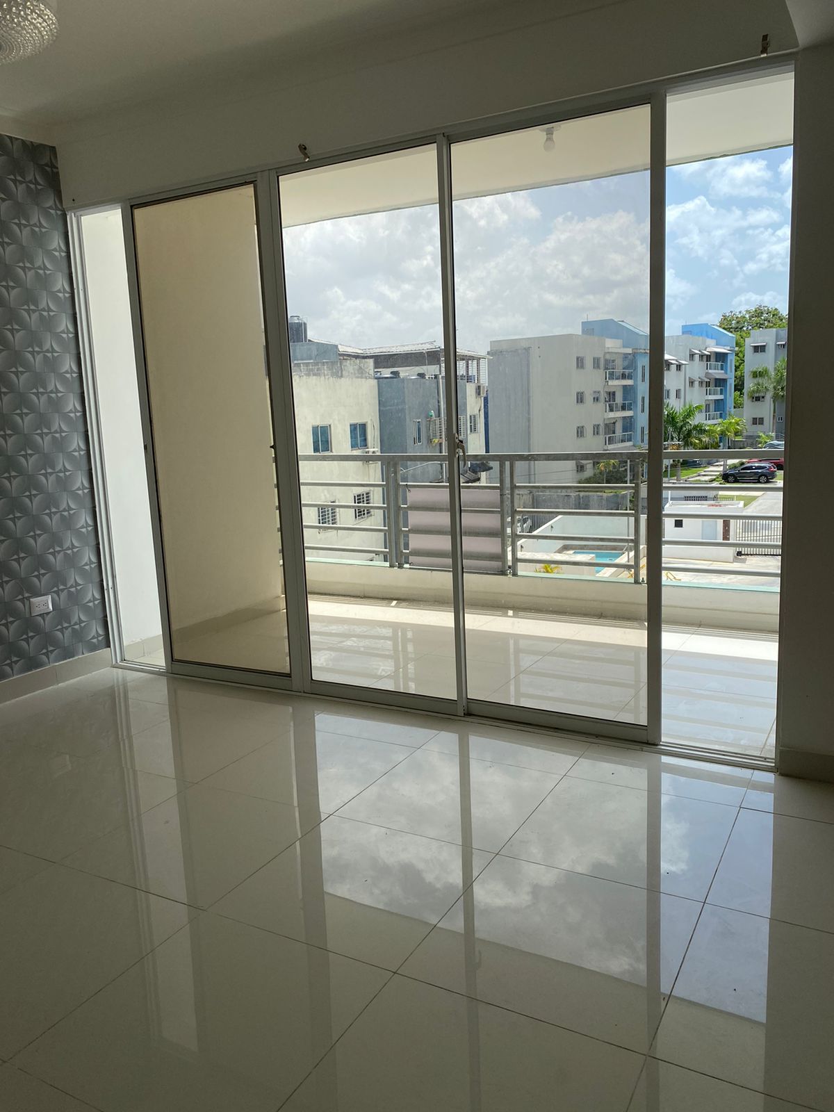 Alquiler apartamento de  3  habitaciones con todas las comodidades Foto 7253390-1.jpg