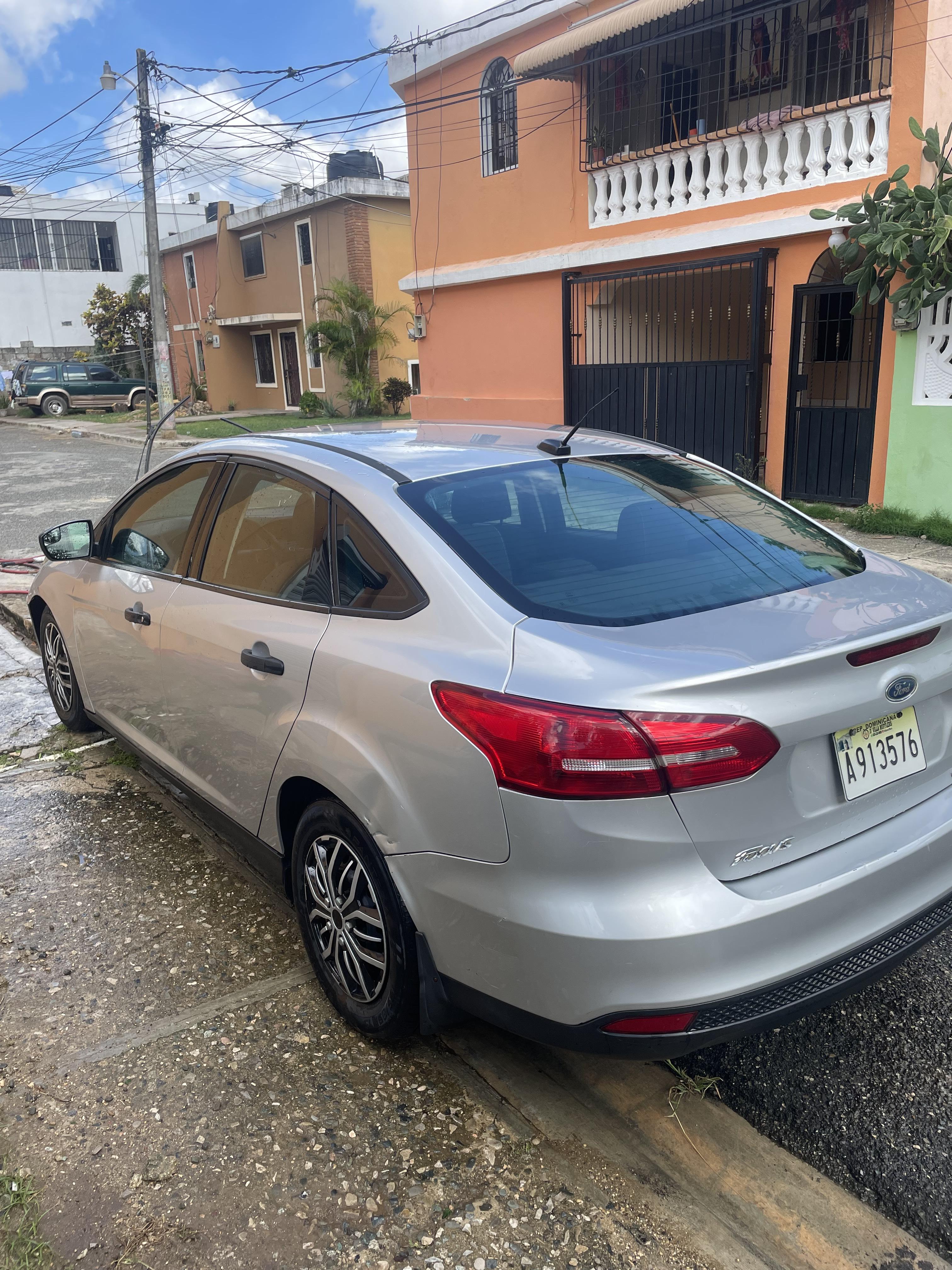 FORD FOCUS 2015 Foto 7253421-6.jpg