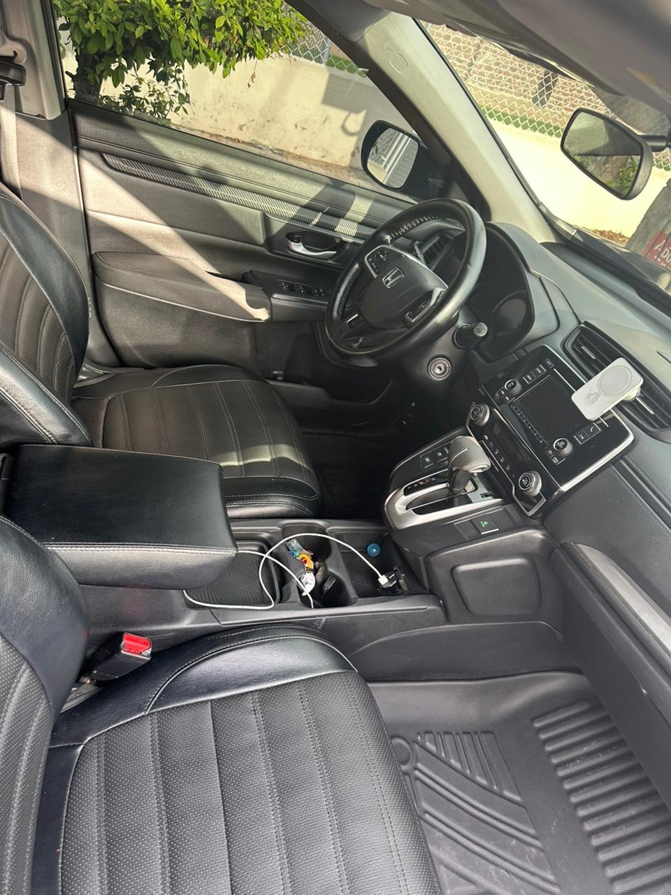 Modelo CRV LX 4x4 Marca Honda  Año 2019  Colo Negro Fuerza motriz 2400 Foto 7253453-5.jpg