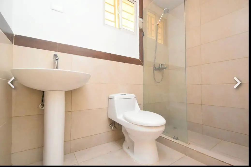 Apartamento en Venta 1er Nivel con 3  hab y 2 parqueos en Brisa Orient Foto 7253743-6.jpg