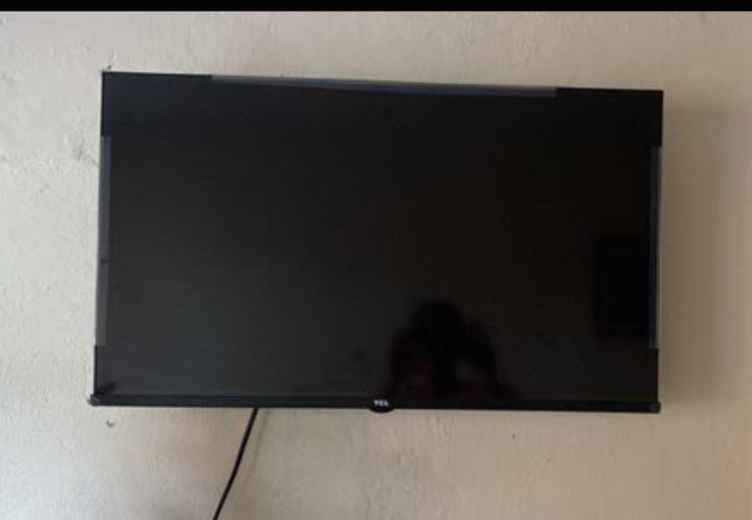 TELEVISION TCL DE 32 PULGADAS  Foto 7253753-2.jpg