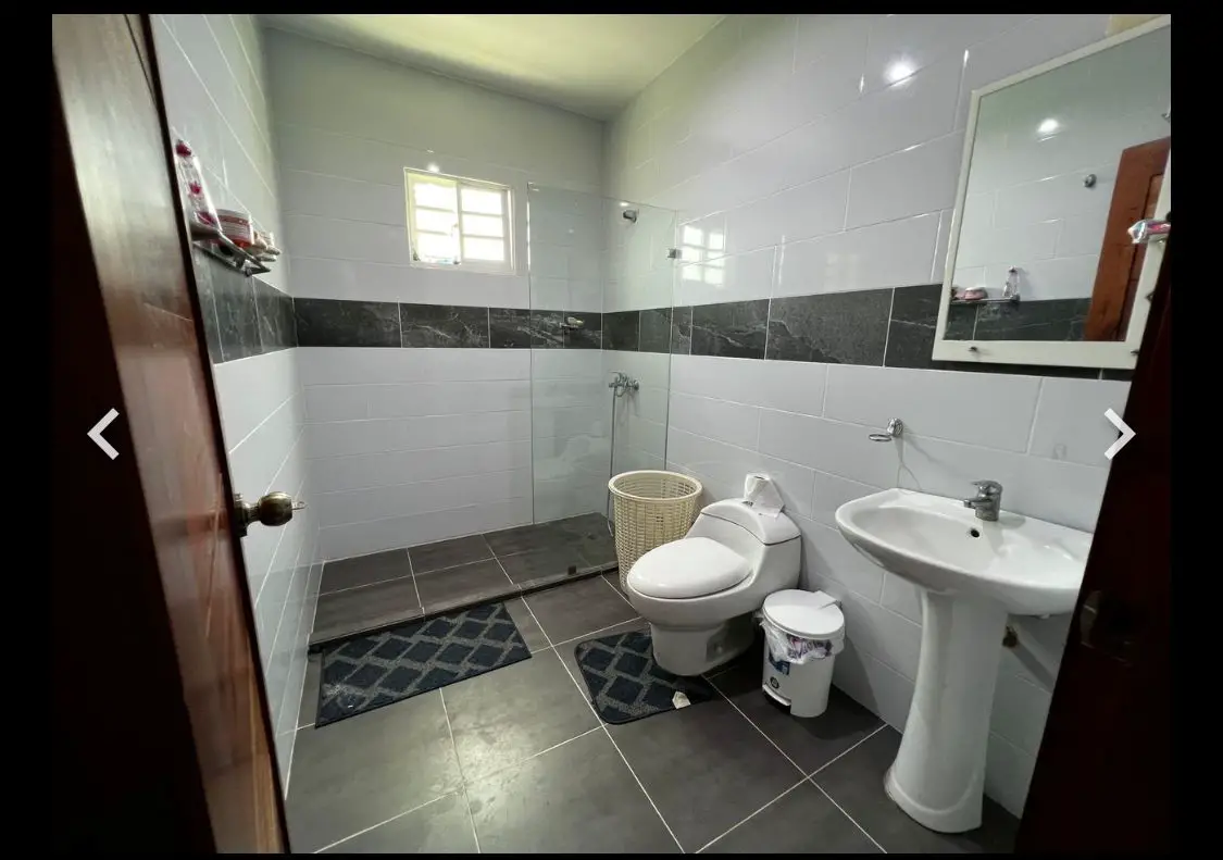 Casa de dos niveles con piscina ubicada en prado oriental próximo al s Foto 7253921-7.jpg