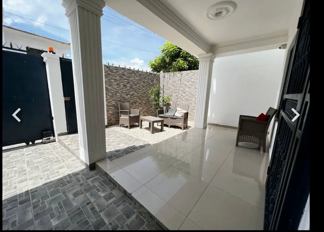 Casa de dos niveles con piscina ubicada en prado oriental próximo al s Foto 7253921-8.jpg
