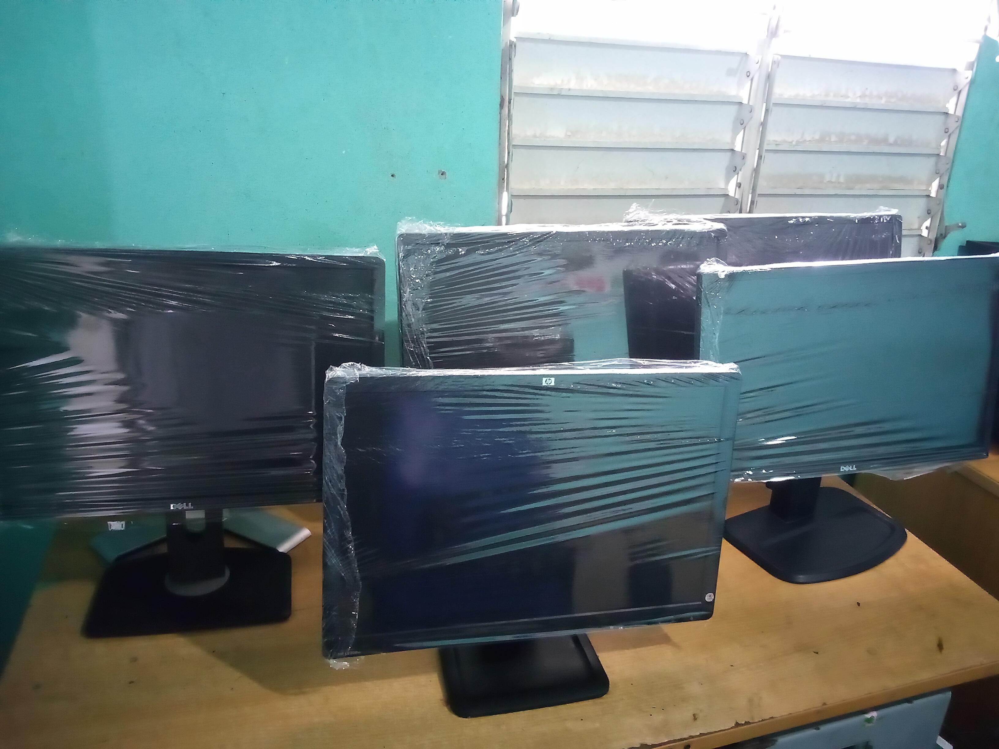 LIQUIDACION DE MONITORES 17-19-20-23-24 PULGADAS Foto 7254083-4.jpg