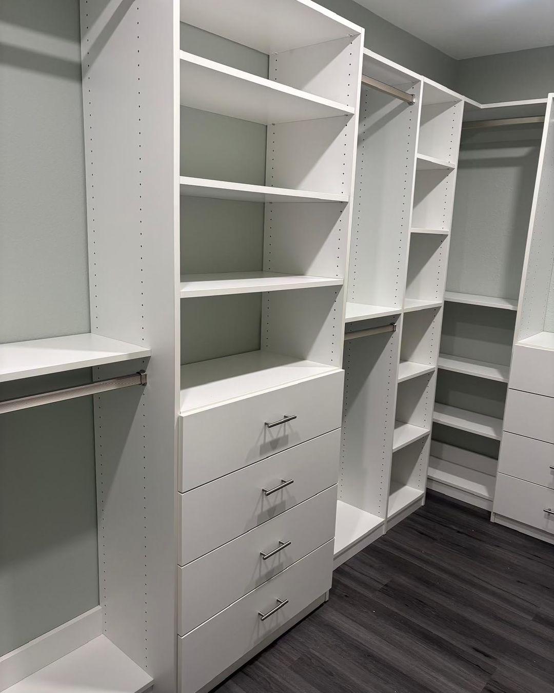 Closet moderno en blanco de orden a tus medidas  Foto 7254111-1.jpg
