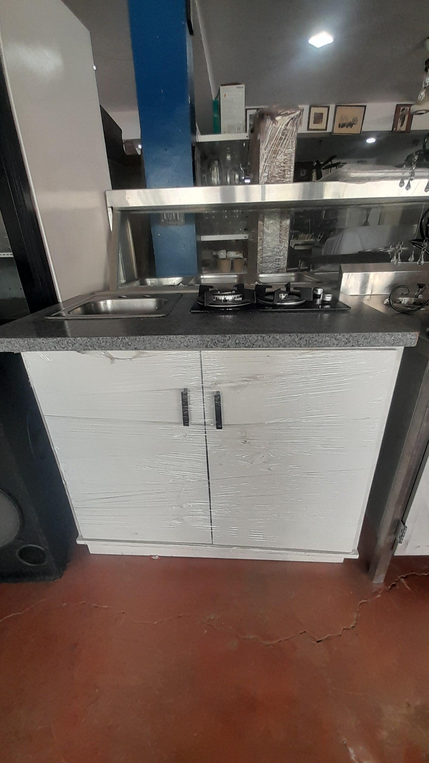 Mueble de Metal con Fregadero Estufa Empotrada y Tope de Granito Foto 7254161-3.jpg