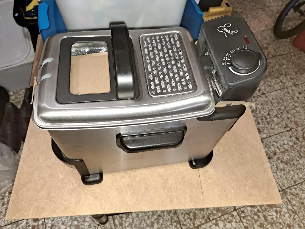 Freidora Emeril 1.8 litros  - Deep Fryer RD 6000 Foto 7254274-4.jpg