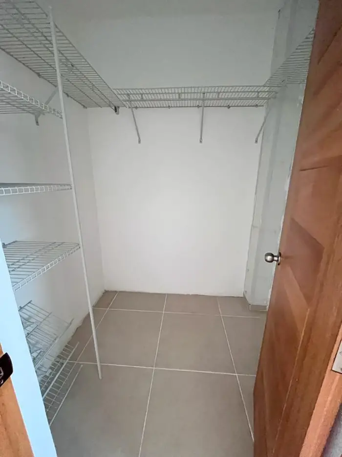Apartamento con Linea Blanca en Evaristo Morales Foto 7254405-6.jpg