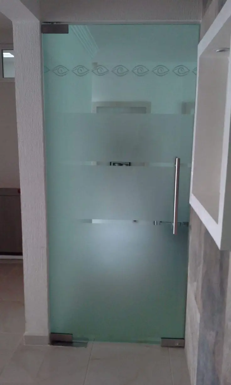 Puertas flotantes de vidrio Elegancia y modernidad! Foto 7254681-2.jpg
