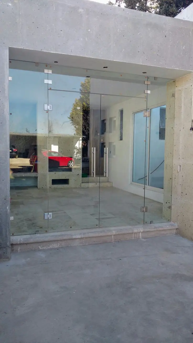 Puertas flotantes de vidrio Elegancia y modernidad! Foto 7254681-4.jpg