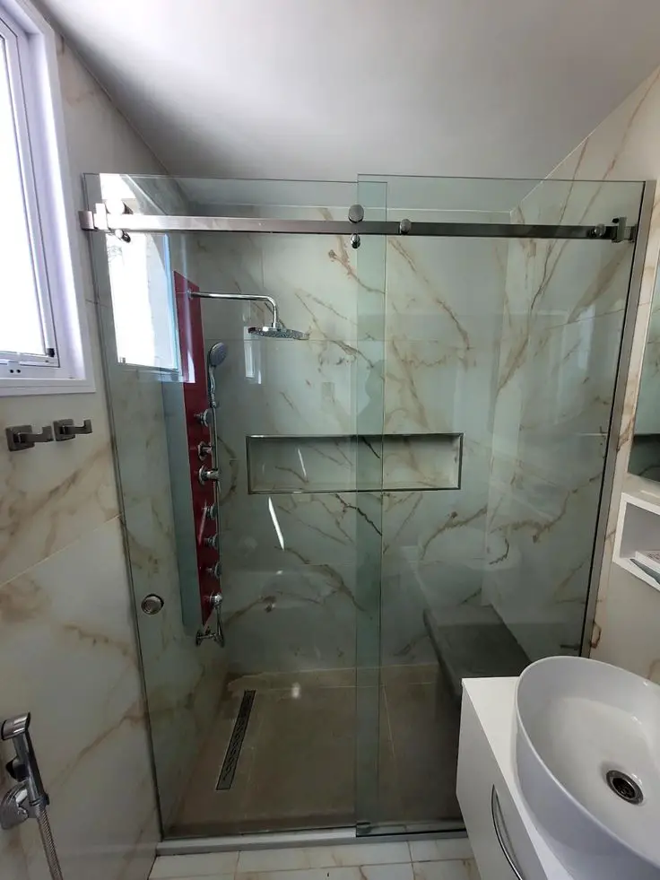 Mamparas de vidrio Elegancia y funcionalidad para tu baño! Foto 7254691-1.jpg