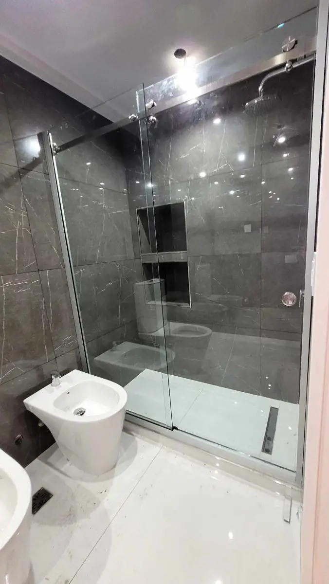 Mamparas de vidrio Elegancia y funcionalidad para tu baño! Foto 7254691-6.jpg