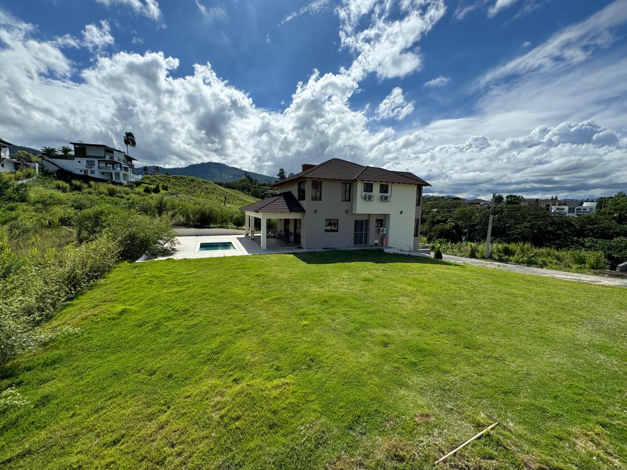 Hermosa Villa en proyecto cerrado disponible para la Venta y renta en  Foto 7254886-3.jpg