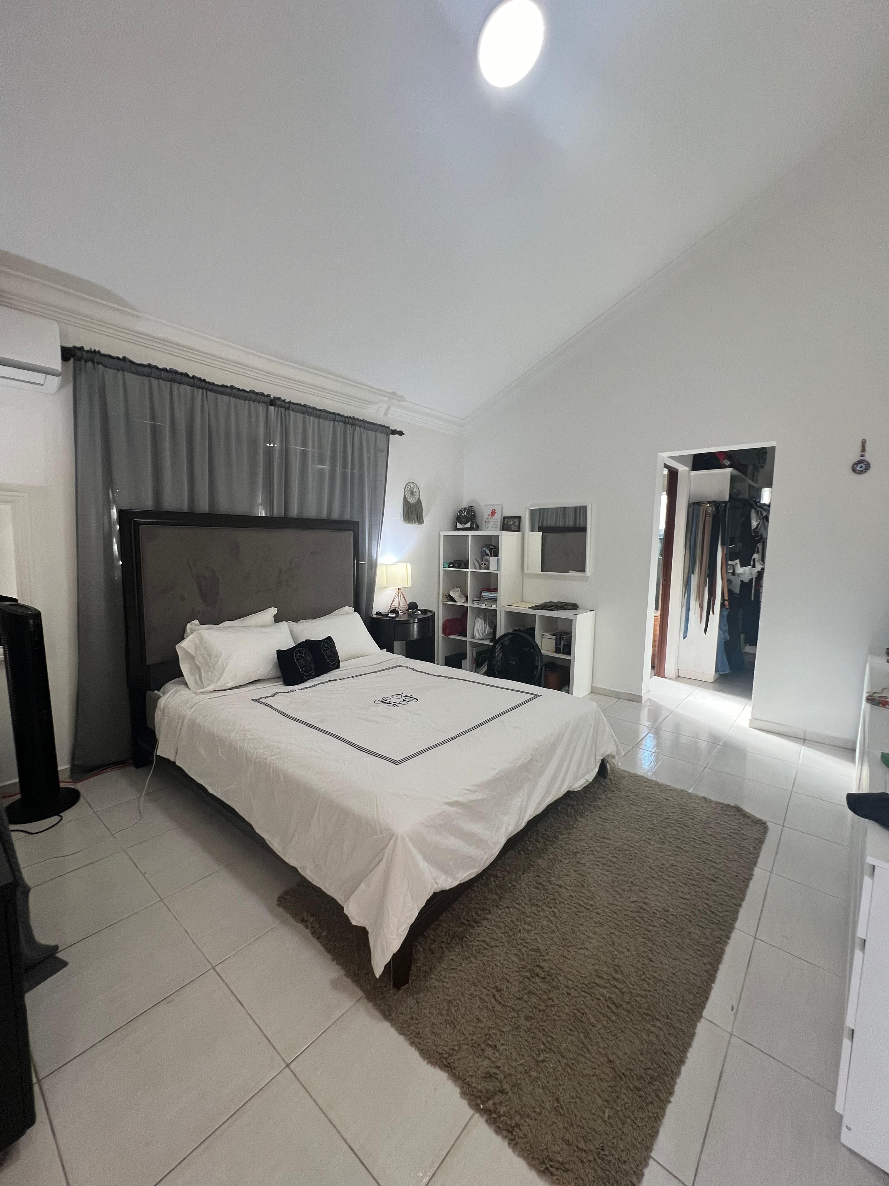 Townhouse en Metro Country Club – Totalmente Amueblado Foto 7254942-2.jpg