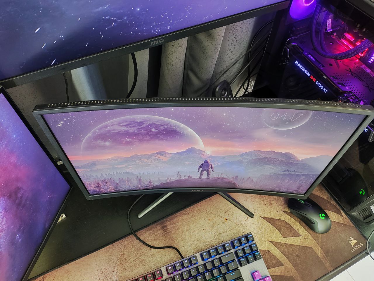 MSI Full HD FreeSync Gaming Monitor 24 Curved 1ms VA 1920 x 1080 144Hz Foto 7254984-5.jpg