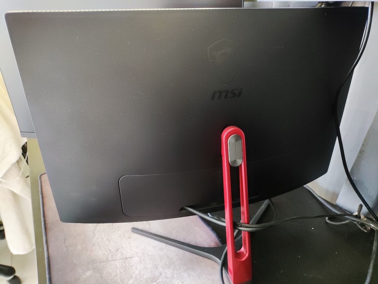 MSI Full HD FreeSync Gaming Monitor 24 Curved 1ms VA 1920 x 1080 144Hz Foto 7254984-9.jpg