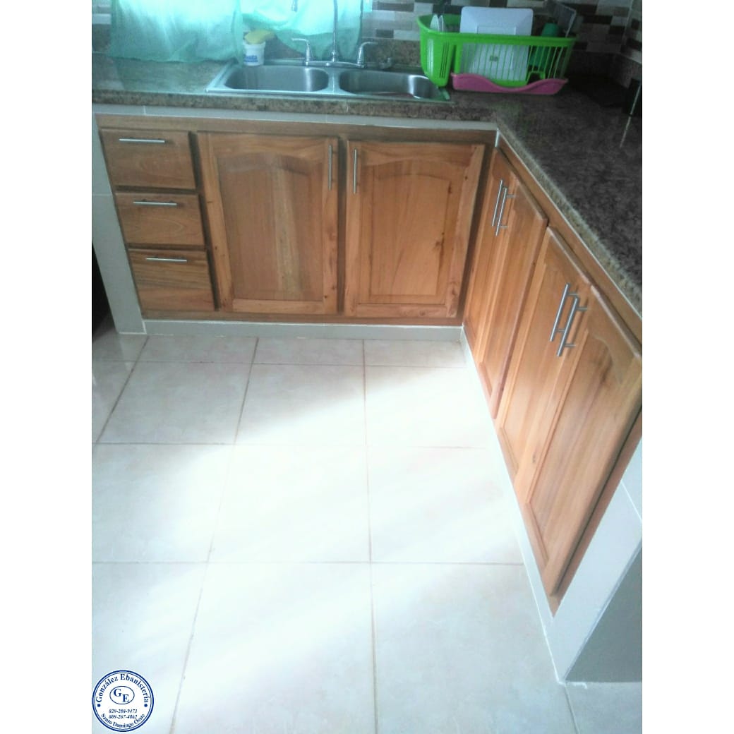 cocina en madera de caoba  Foto 7255062-2.jpg