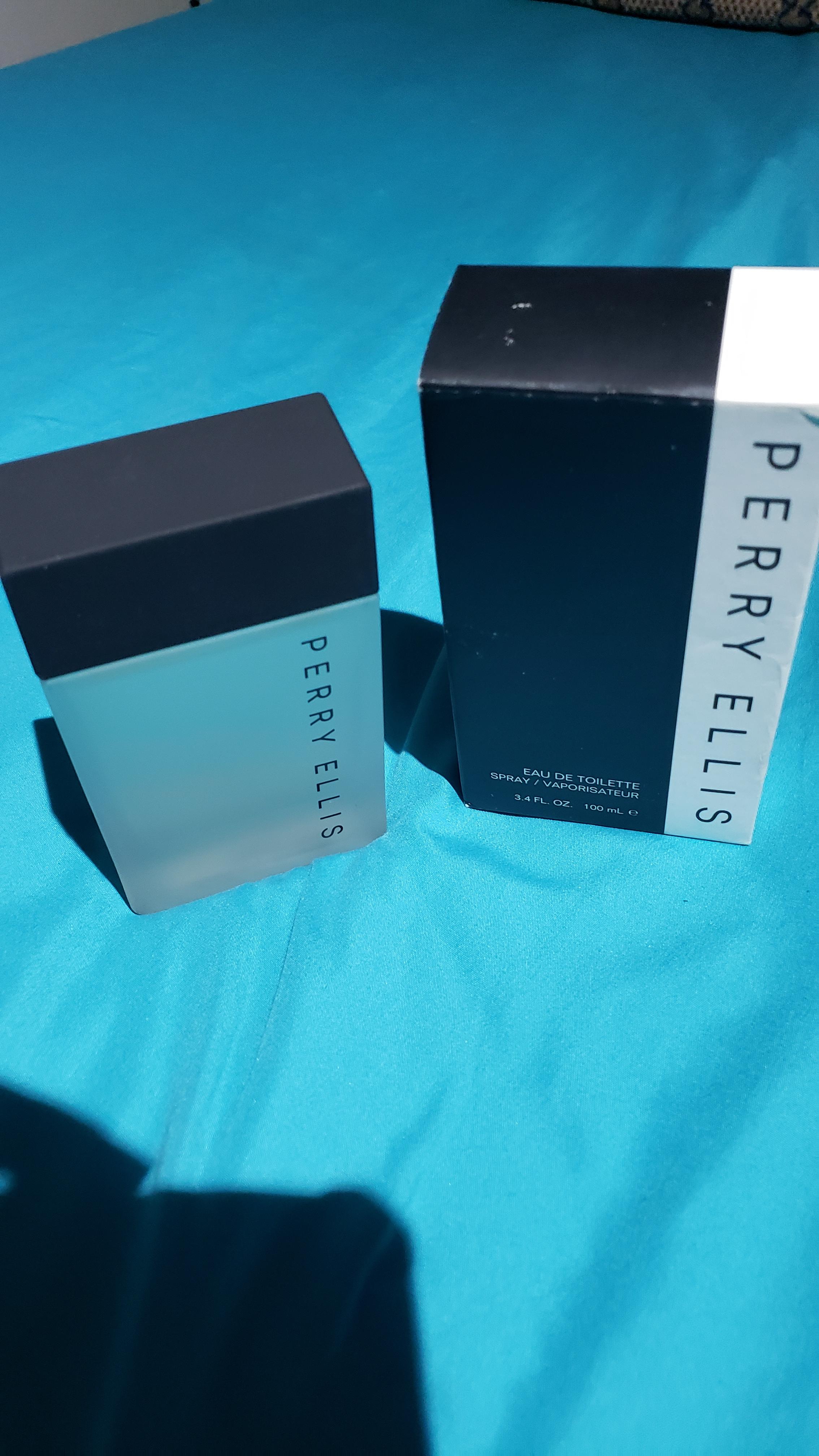 PERFUME Perry Ellis Foto 7255180-10.jpg