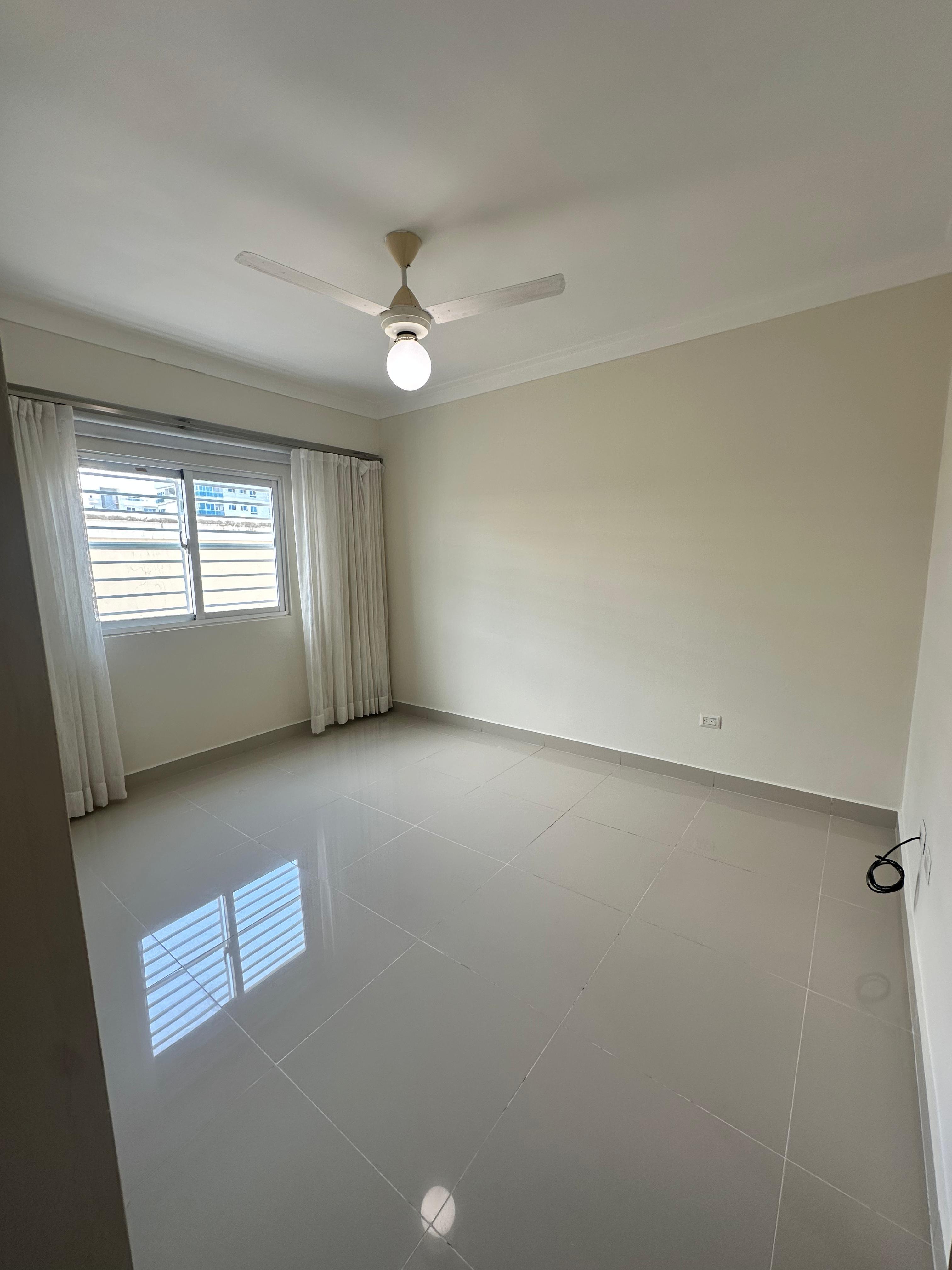 Se Alquila Apartamento Ubicado en Evaristo Morales  Foto 7255255-2.jpg