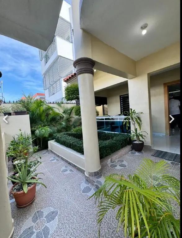 Se vende Amplia Casa en Santo Domingo Este Autopista de San Isidro  Foto 7256001-1.jpg