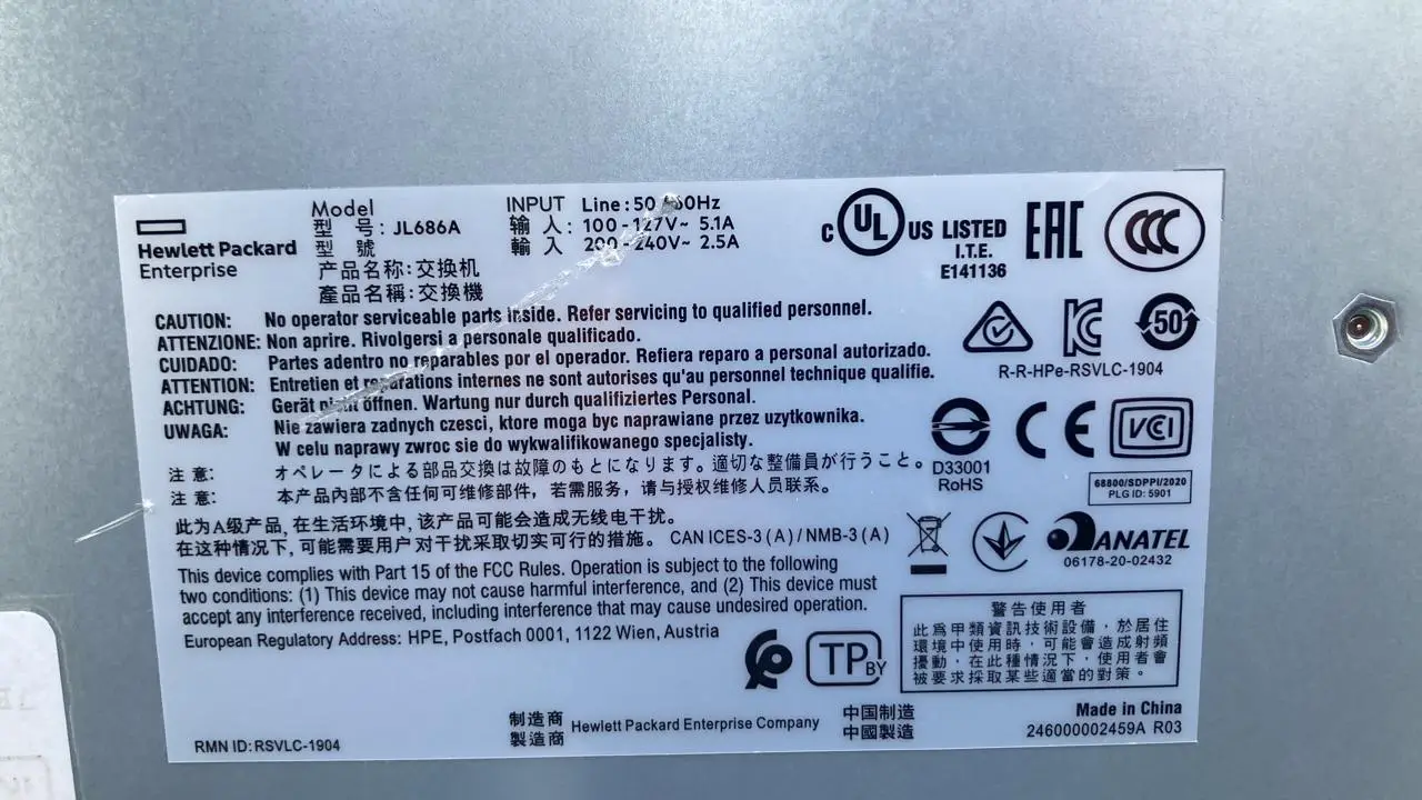 Aruba Instant On 1930 48G Class4 PoE 4SFP/SFP 370W Switch Foto 7256082-2.jpg