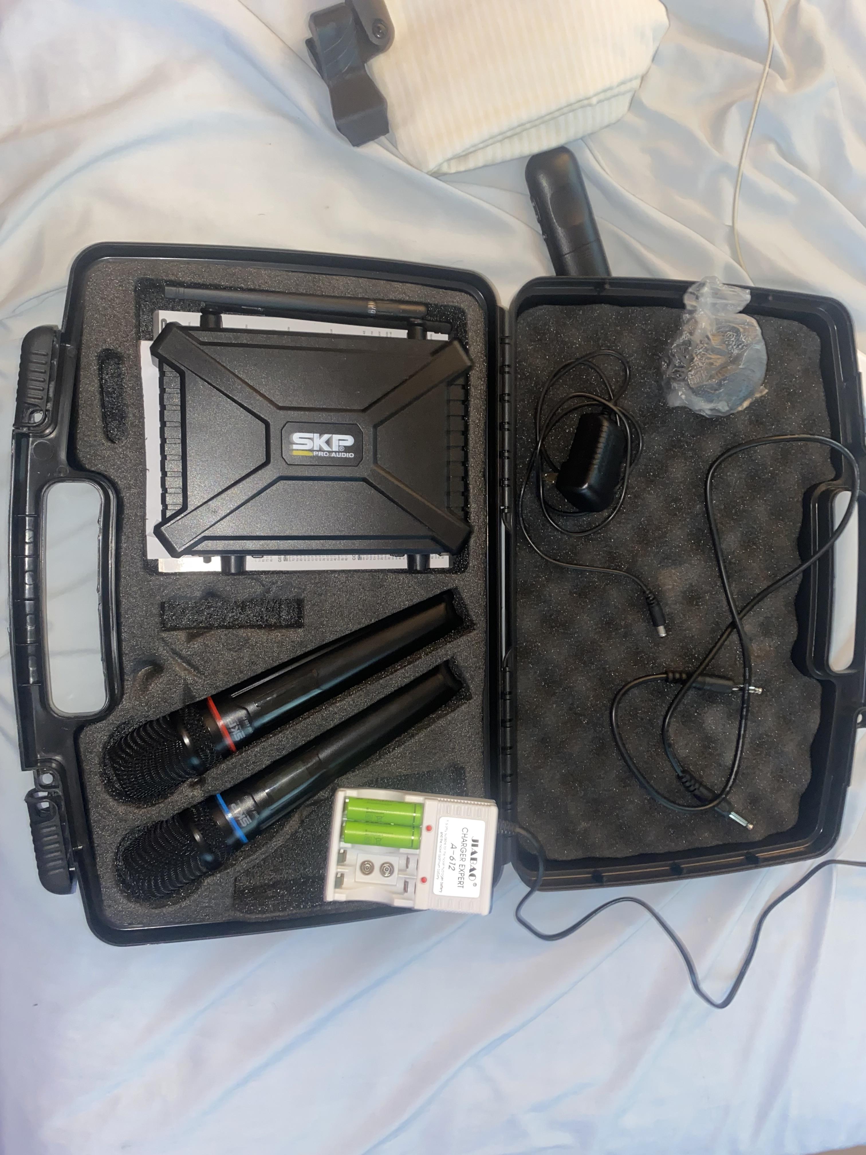 Microfonos skp UHF 600 pro en La Romana Foto 7256164-2.jpg