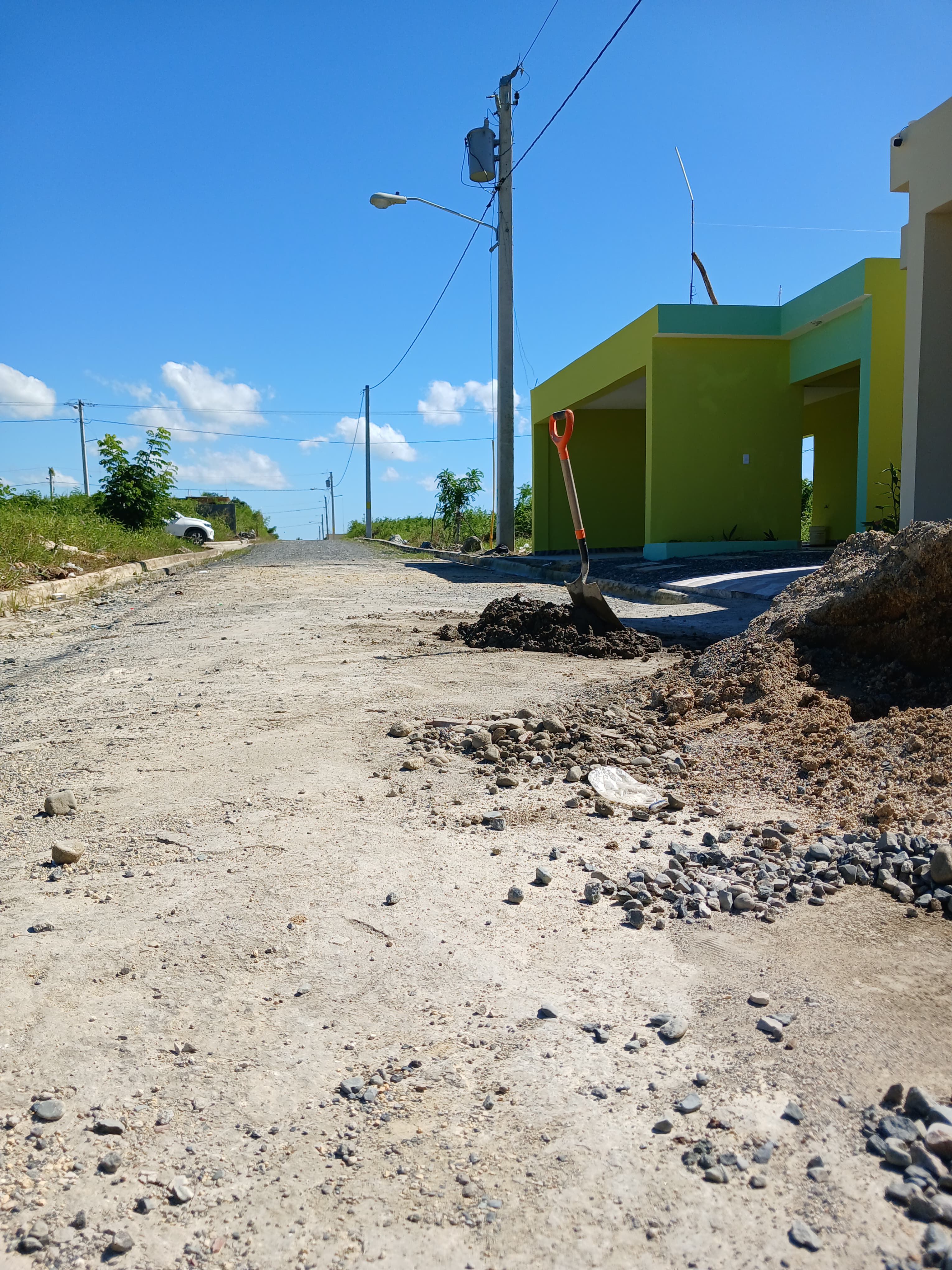 SOLARES FIADOS EN SANTO DOMINGO NORTE 405 MTS2. CON TITULOS.  Foto 7256171-6.jpg