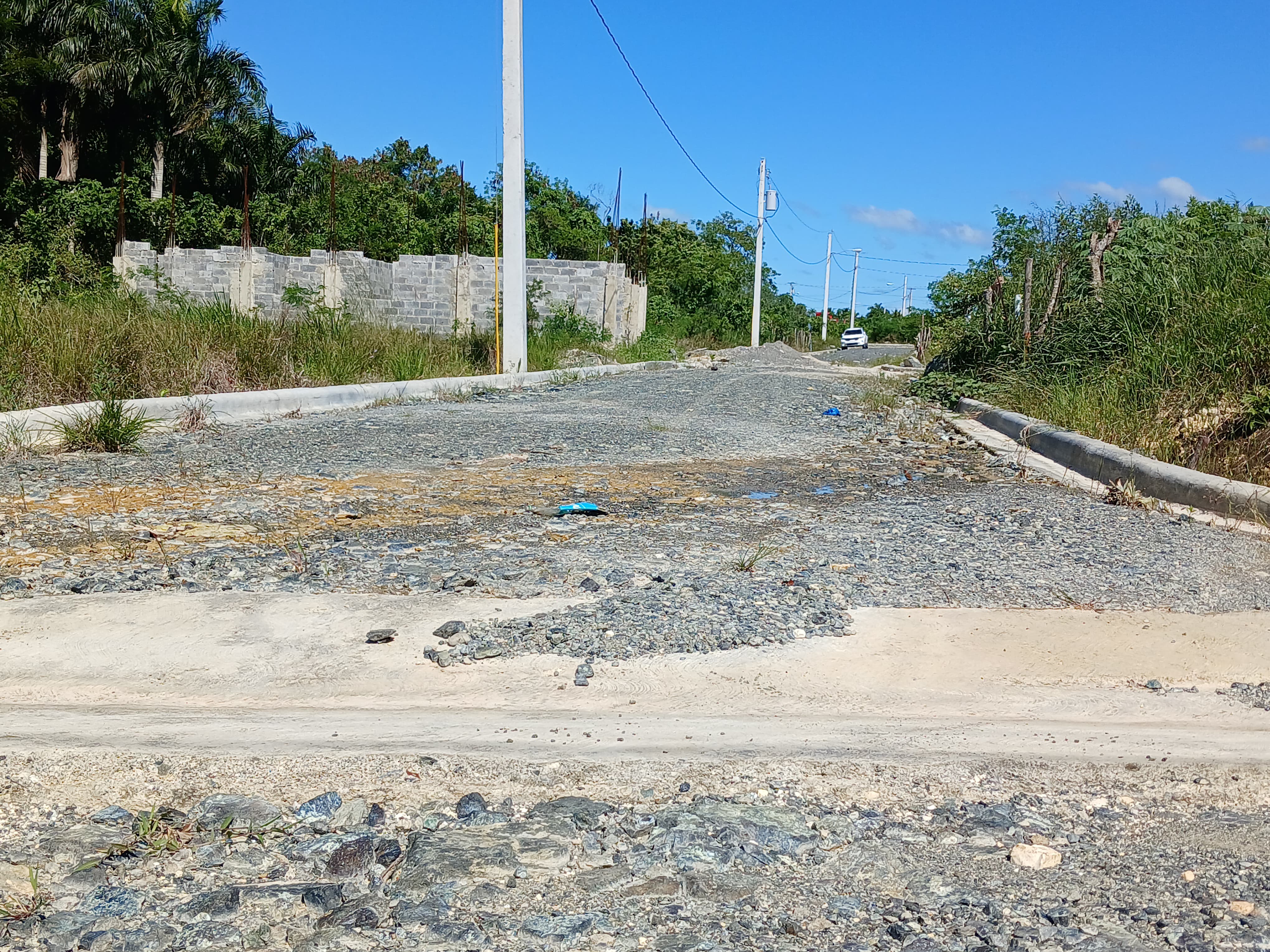 SOLARES FIADOS EN SANTO DOMINGO NORTE 405 MTS2. CON TITULOS.  Foto 7256171-9.jpg