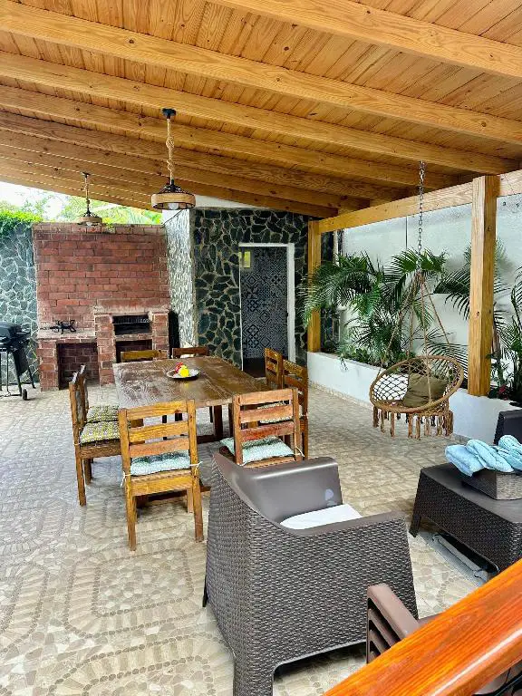 Casa con Vistas a la Ciudad y a las Montañas en Jarabacoa Foto 7256238-1.jpg