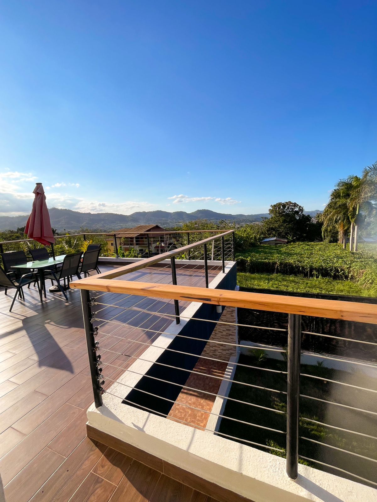 Casa con Vistas a la Ciudad y a las Montañas en Jarabacoa Foto 7256238-13.jpg