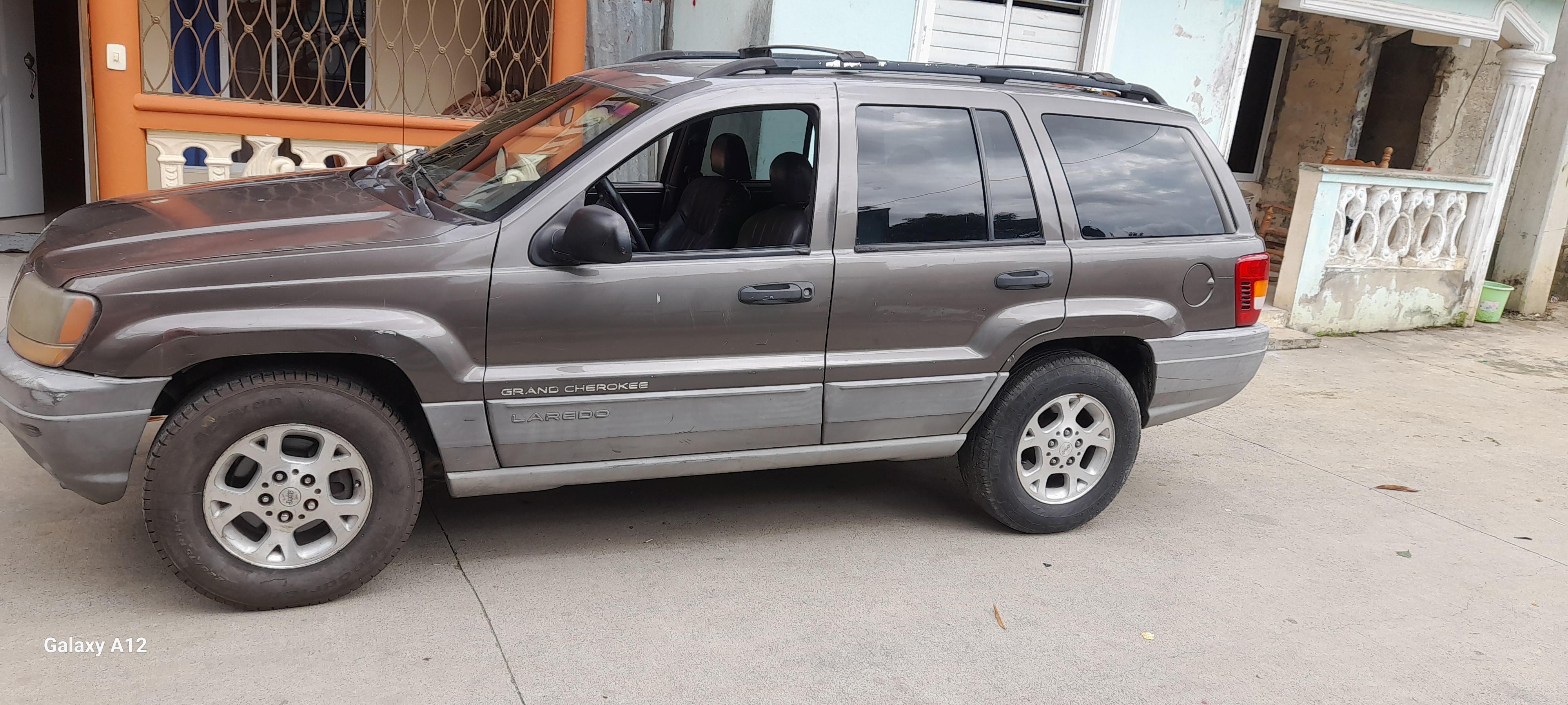 Vendó está Grand cherokee Laredo año 2000  Foto 7256404-5.jpg