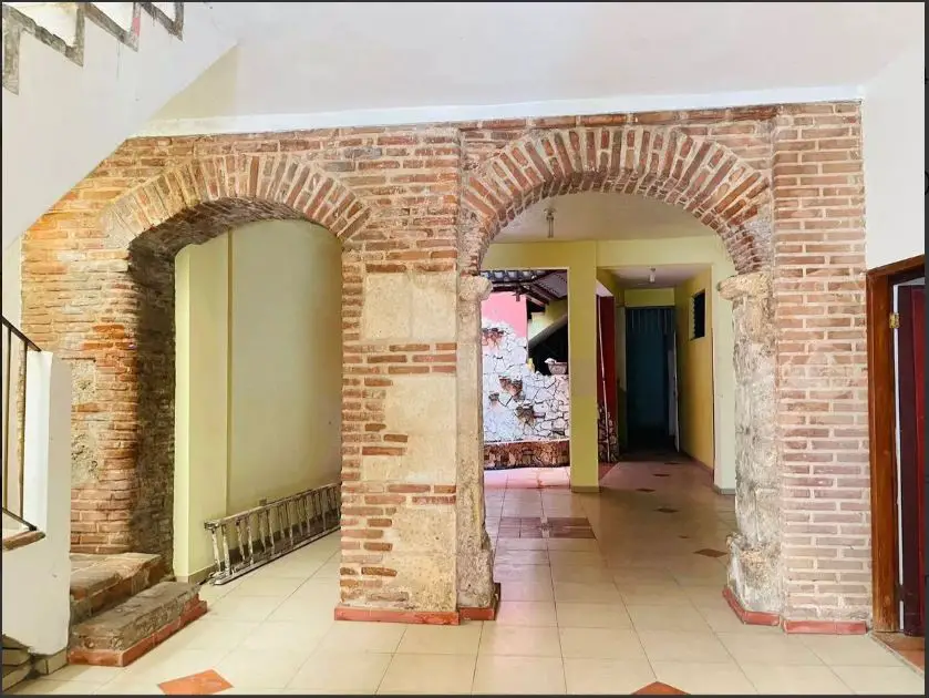 Casa de tres niveles y 14 habitaciones en Zona Colonial Foto 7256524-2.jpg