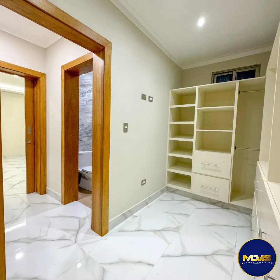 SE VENDE CASA NUEVA A ESTRENAR EN LA ROMANA  Foto 7256780-10.jpg