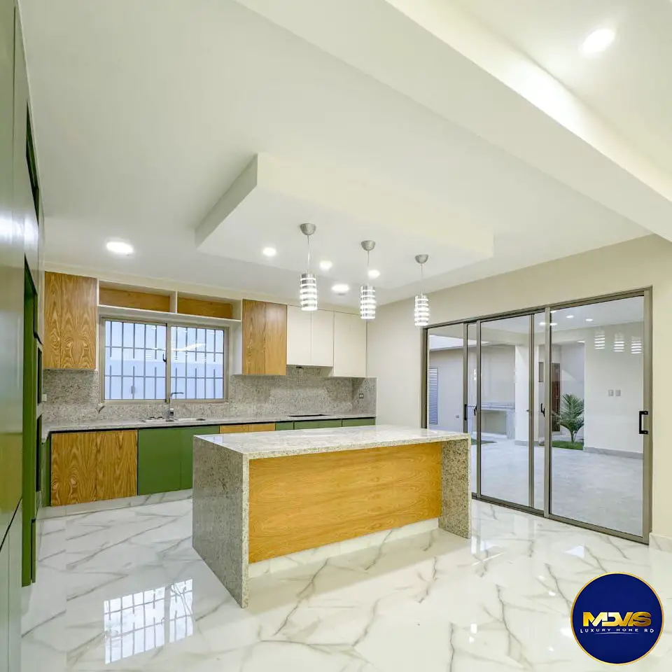 SE VENDE CASA NUEVA A ESTRENAR EN LA ROMANA  Foto 7256780-2.jpg