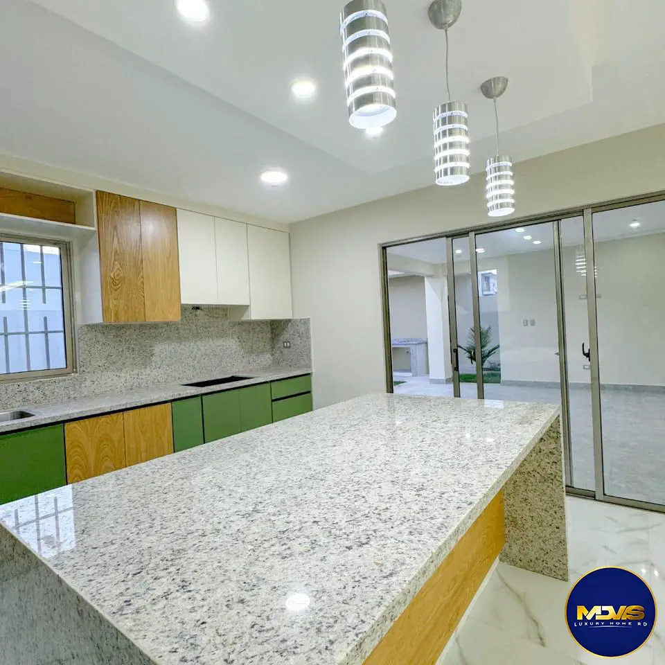 SE VENDE CASA NUEVA A ESTRENAR EN LA ROMANA  Foto 7256780-4.jpg