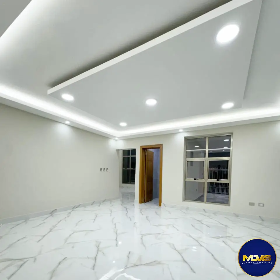 SE VENDE CASA NUEVA A ESTRENAR EN LA ROMANA  Foto 7256780-6.jpg