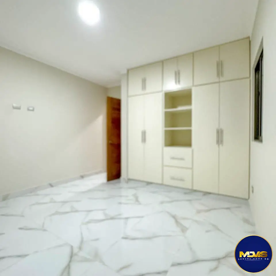 SE VENDE CASA NUEVA A ESTRENAR EN LA ROMANA  Foto 7256780-9.jpg