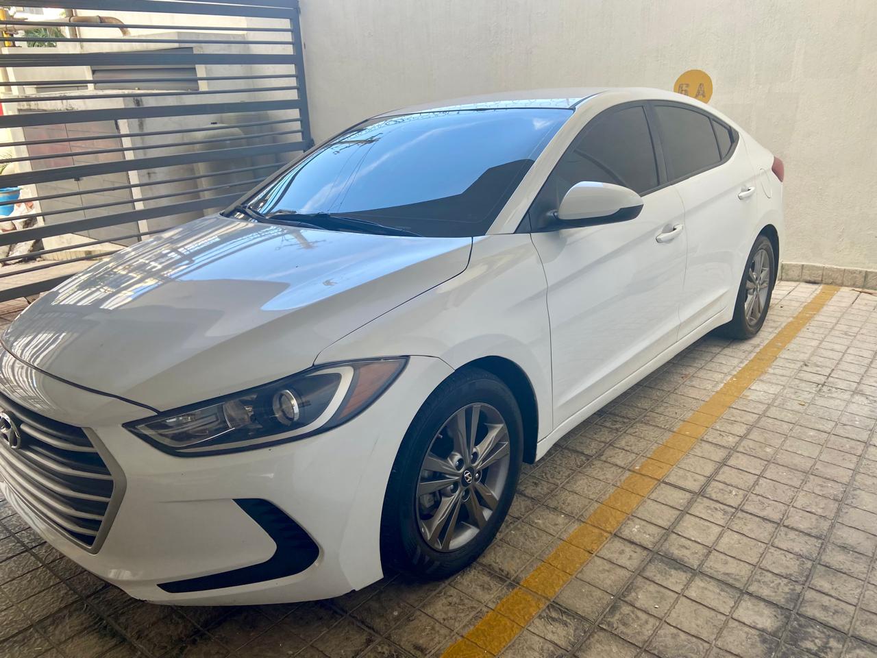 SE VENDE! Hyundai Elantra SE 2017 - Versión Americana Foto 7256827-2.jpg