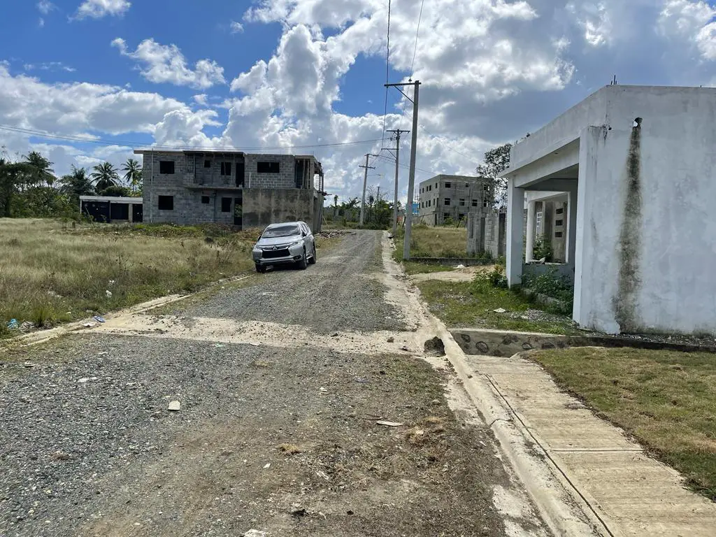 vendo solar con titulo en residencial doña esther en santo domingo Foto 7256926-1.jpg