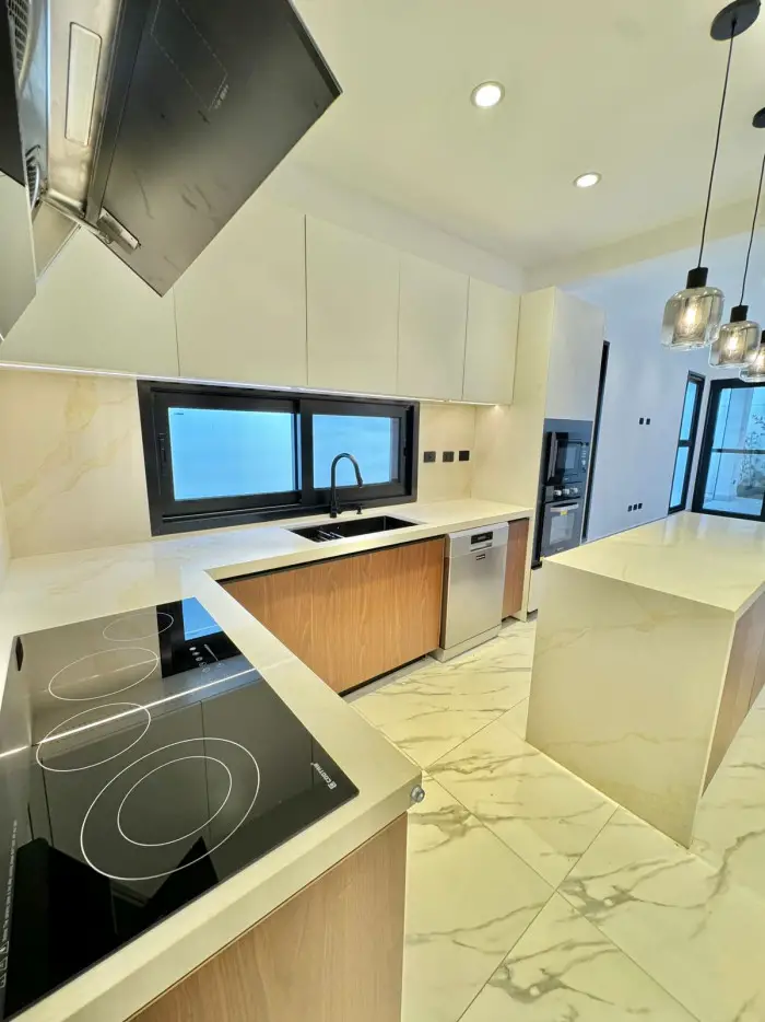  VENTA DE LUJOSA CASA CON PISCINA EN LLANOS DE GURABO Foto 7257143-8.jpg